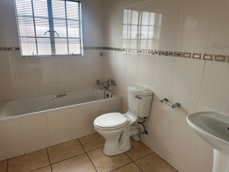 To Let 3 Bedroom Property for Rent in Waterkloof A H North West